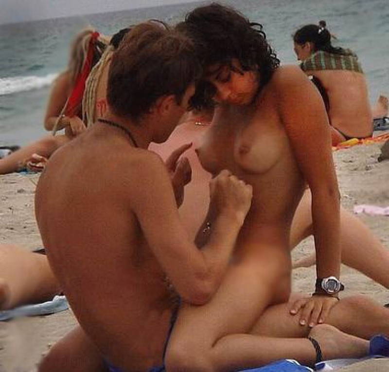 amateur sex on nude beach